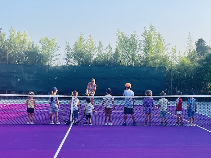 https://summerschool.gr/wp-content/uploads/2025/10/tennis-kids.jpg